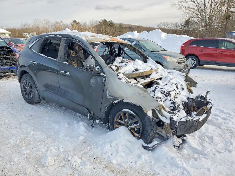 Photo 4 from auction – 2020 FORD ESCAPE SE with VIN 1FMCU9G69LUB82354
