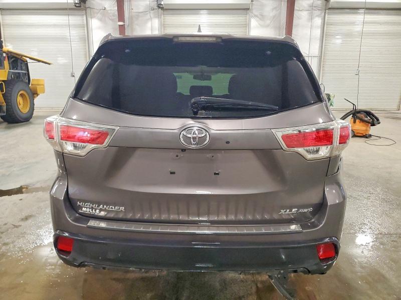 Photo 6 from auction – 2016 TOYOTA HIGHLANDER with VIN 5TDJKRFH2GS505884