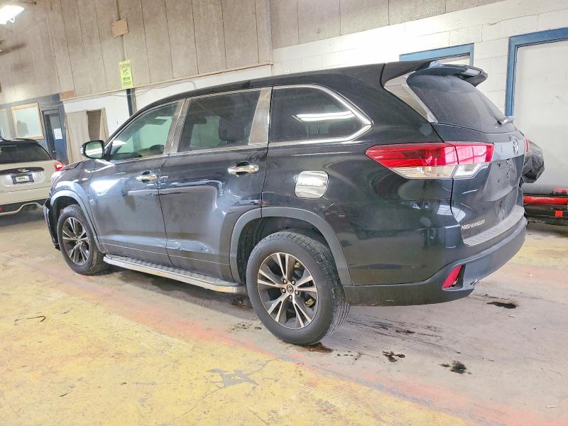 Photo 2 from auction – 2017 TOYOTA HIGHLANDER with VIN 5TDZARFH2HS027408