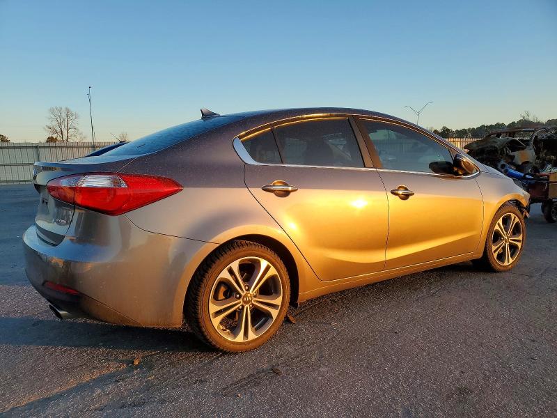 Photo 3 from auction – 2016 KIA FORTE EX with VIN KNAFX4A88G5549554