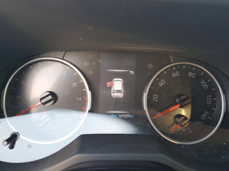 Photo 9 from auction – 2022 TOYOTA RAV4 with VIN JTMH1RFV1ND088774