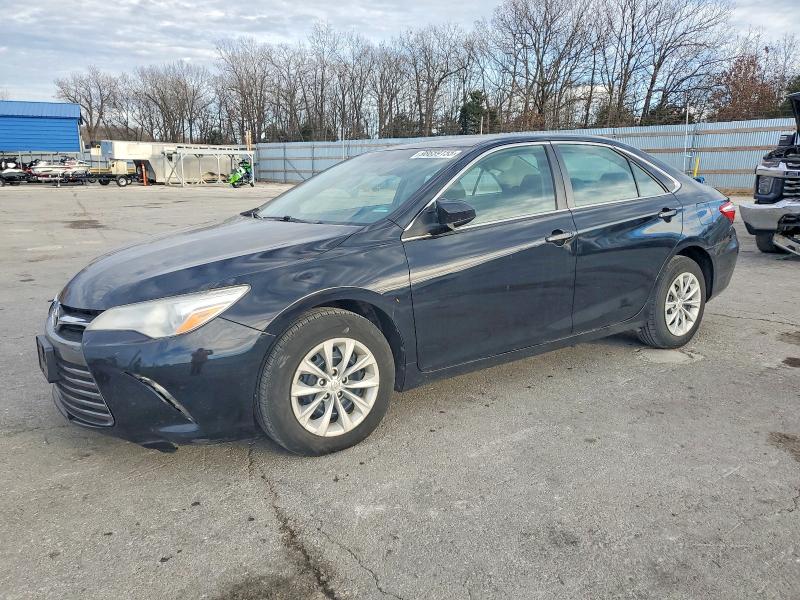TOYOTA CAMRY LE 2017 с VIN 4T1BF1FK9HU386830 - Фото с аукциона