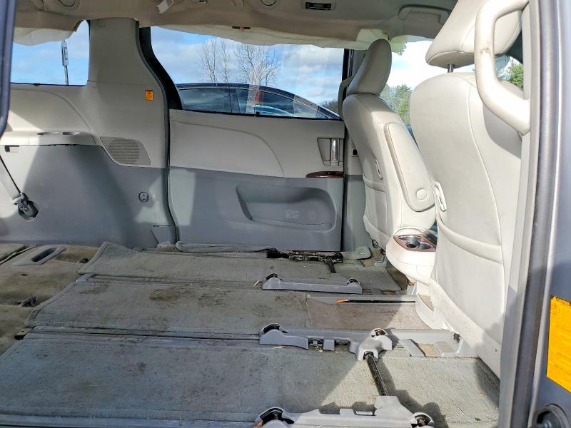 Photo 11 from auction – 2012 TOYOTA SIENNA XLE with VIN 5TDDK3DC3CS042682
