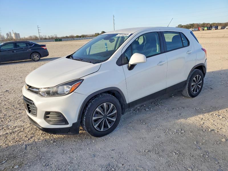 CHEVROLET TRAX LS 2018 with VIN KL7CJKSB8JB517876 - Photo from auction