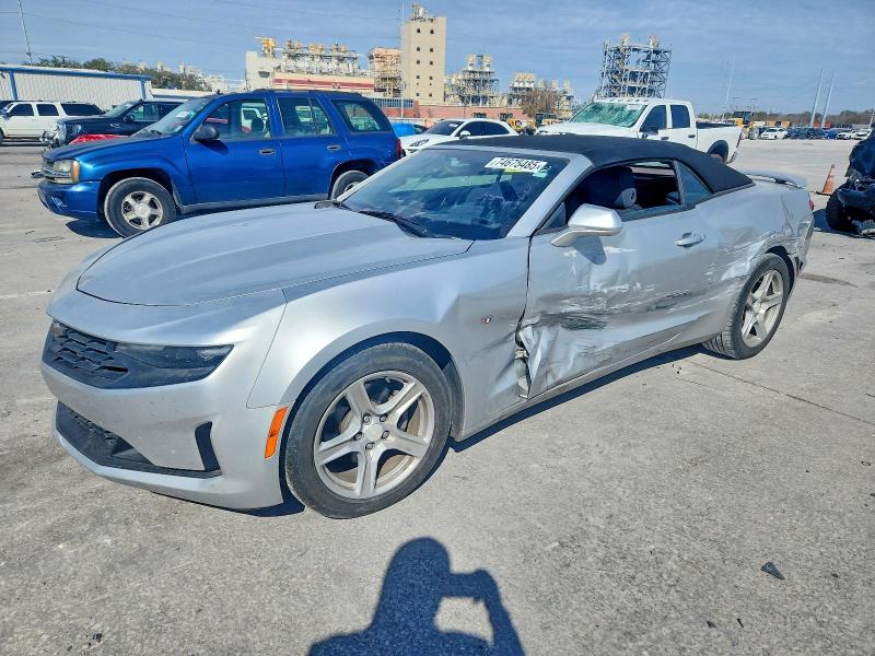 CHEVROLET CAMARO 2019 with VIN 1G1FB3DX5K0149481 - Photo from auction