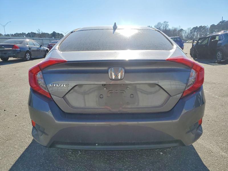 Foto 6 de la subasta – 2018 HONDA CIVIC con VIN 2HGFC2F79JH560342