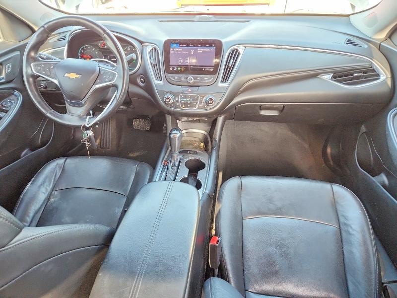 Photo 8 from auction – 2019 CHEVROLET MALIBU LT with VIN 1G1ZD5ST0KF172800