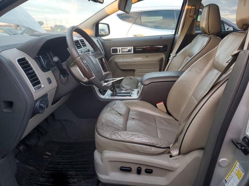 Photo 7 from auction – 2009 LINCOLN TOWNHOUSE MKX with VIN 2LMDU68C99BJ01802