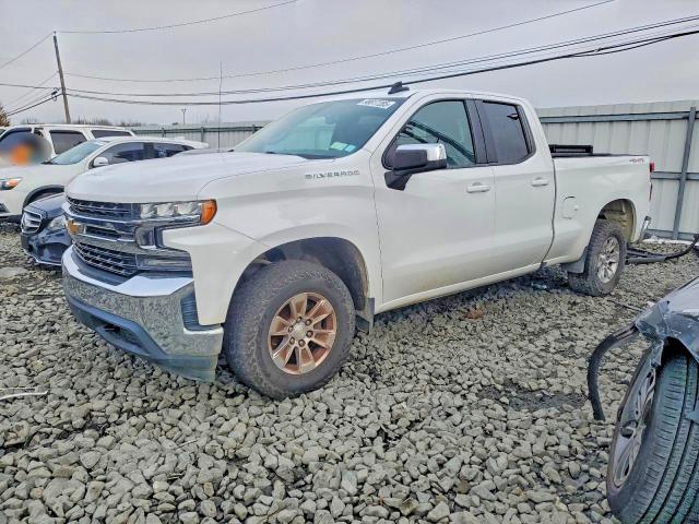 CHEVROLET SILVERADO 2019 with VIN 1GCRYDEK8KZ383377 - Photo from auction