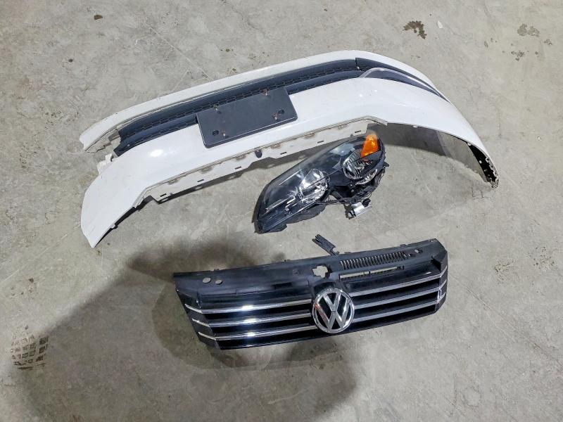 Photo 12 from auction – 2013 VOLKSWAGEN PASSAT S with VIN 1VWAP7A37DC133759