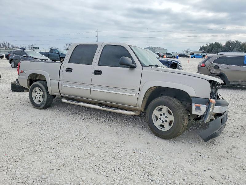 صورة رقم 4 من المزاد - 2005 CHEVROLET SILVERADO مع VIN 2GCEK13T051389388