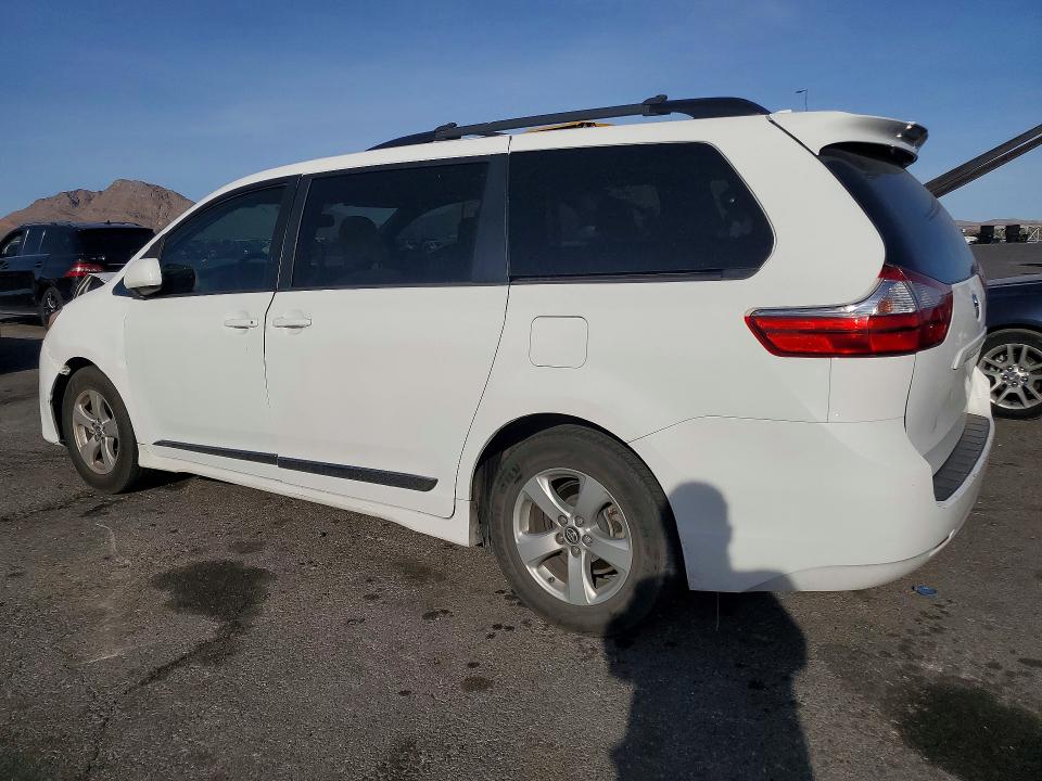 Photo 2 from auction – 2018 TOYOTA SIENNA with VIN 5TDKZ3DC8JS928366