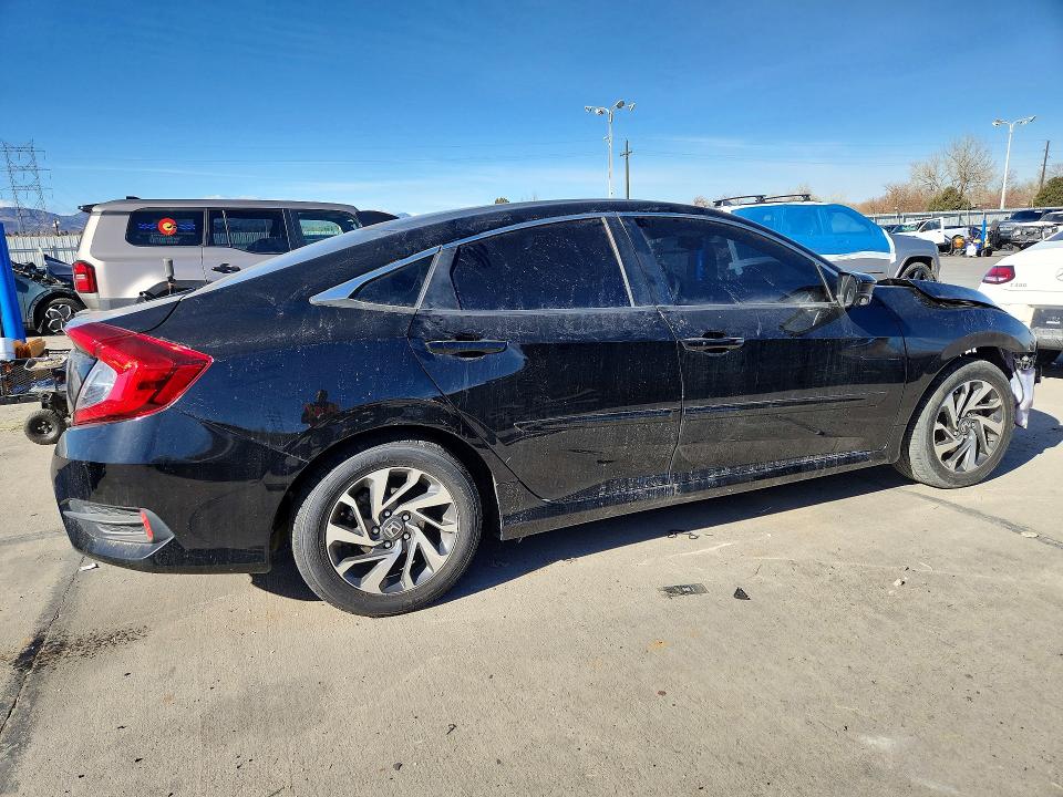 Photo 3 from auction – 2018 HONDA CIVIC with VIN 2HGFC2F78JH582087