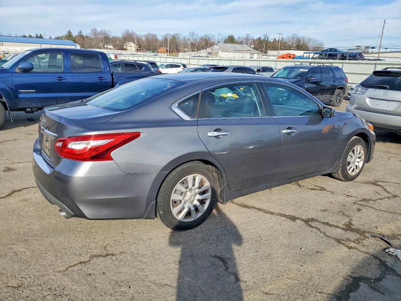 Photo 3 from auction – 2017 NISSAN ALTIMA with VIN 1N4AL3AP7HC116921