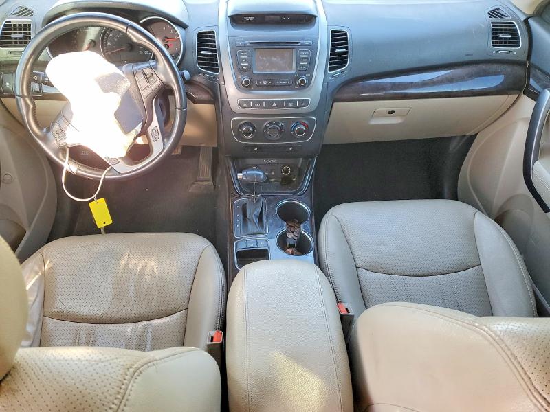 Photo 8 from auction – 2015 KIA SORENTO LX with VIN 5XYKT3A64FG628148