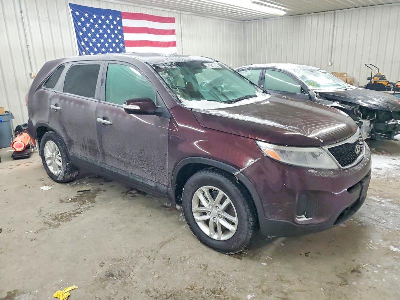 Photo 4 from auction – 2014 KIA SORENTO LX with VIN 5XYKT3A67EG430016