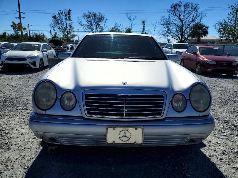 Photo 5 from auction – 1997 MERCEDES-BENZ E 420 with VIN WDBJF72F7VA404894