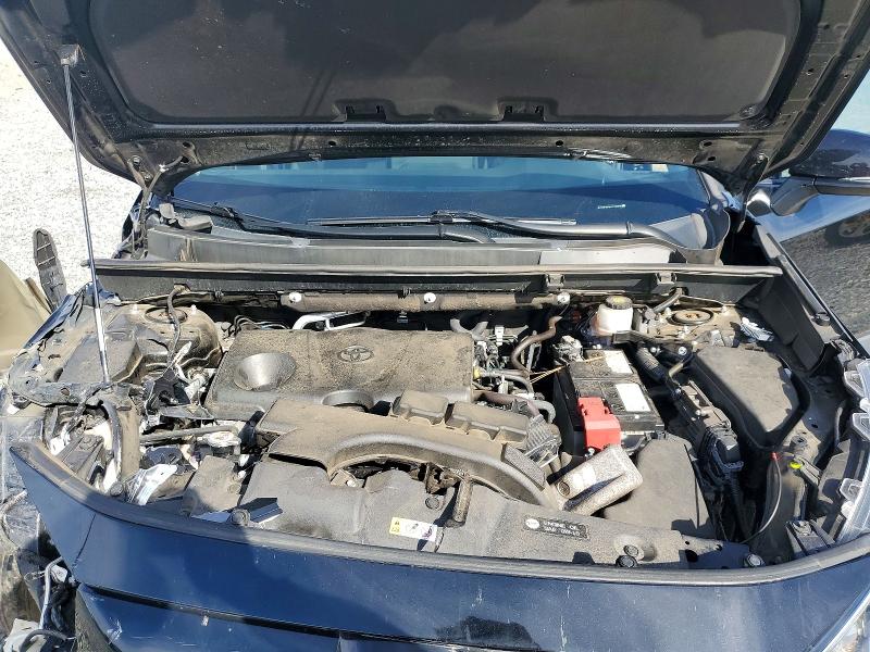 Photo 12 from auction – 2020 TOYOTA RAV4 XLE with VIN 2T3P1RFV1LC125836