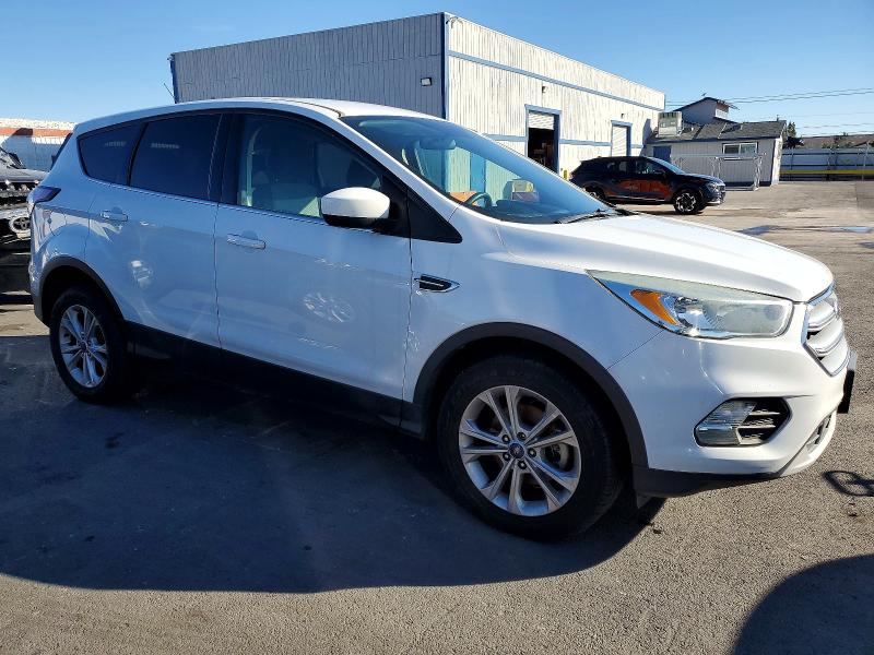 Photo 4 from auction – 2017 FORD ESCAPE with VIN 1FMCU0GD9HUD66436