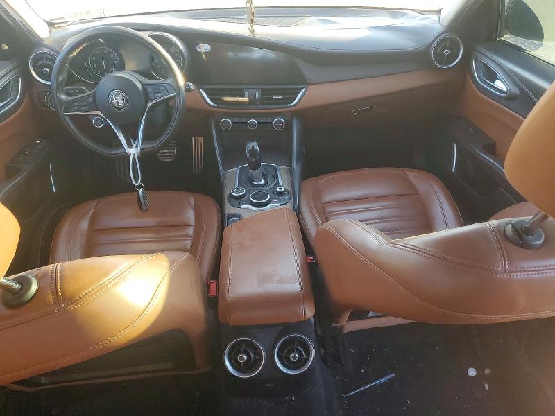 Photo 8 from auction – 2018 ALFA ROMEO GIULIA with VIN ZARFAECN4J7565376