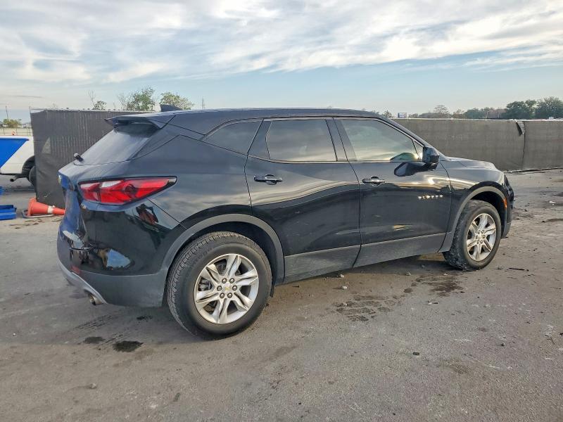 Photo 3 from auction – 2021 CHEVROLET BLAZER with VIN 3GNKBBRA6MS510790