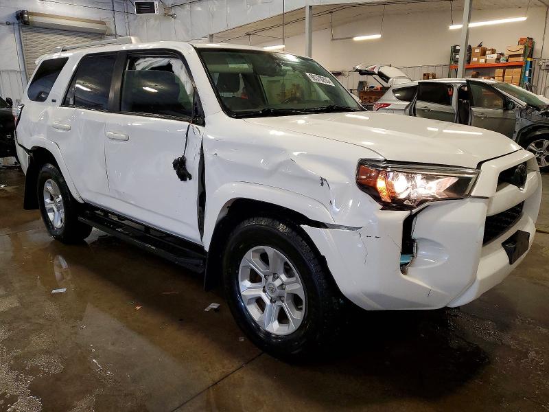 Photo 4 from auction – 2016 TOYOTA 4RUNNER SR with VIN JTEZU5JR8G5144846