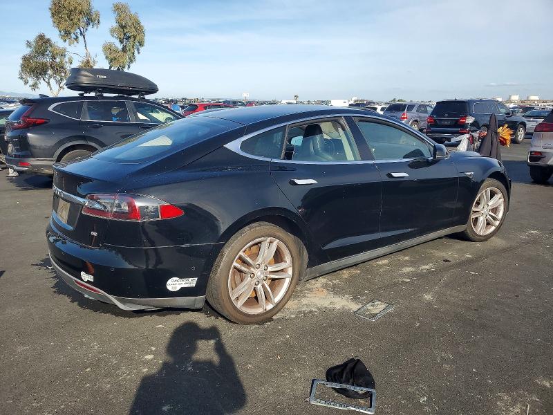 Photo 3 from auction – 2015 TESLA MODEL S 70 with VIN 5YJSA1S1XFFP78852