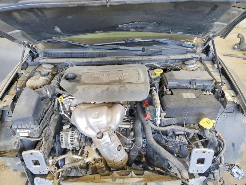 Photo 11 from auction – 2015 CHRYSLER 200 S with VIN 1C3CCCBB5FN696665