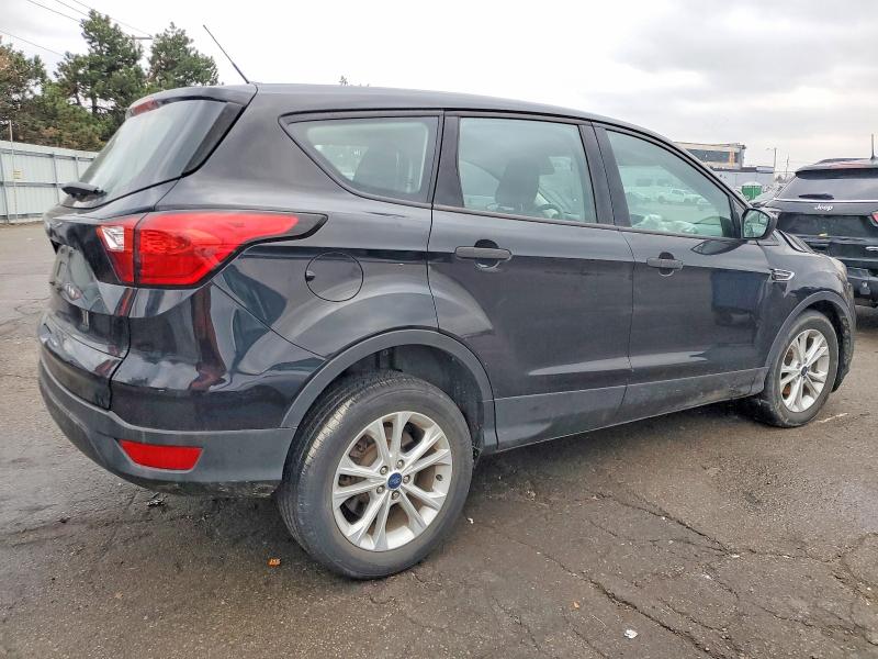 Photo 3 from auction – 2019 FORD ESCAPE S with VIN 1FMCU0F70KUB76513