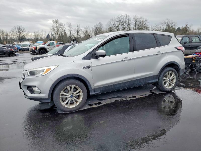 Photo 1 from auction – 2017 FORD ESCAPE SE with VIN 1FMCU9GD8HUE49859