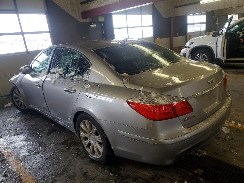 Photo 2 from auction – 2011 HYUNDAI GENESIS with VIN KMHGC4DE6BU115521