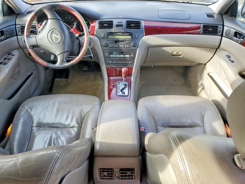 Photo 8 from auction – 2002 LEXUS ES with VIN JTHBF30G325019202