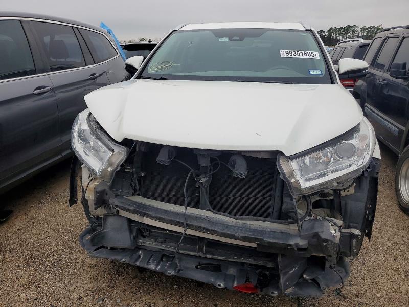 Photo 5 from auction – 2018 TOYOTA HIGHLANDER with VIN 5TDKZRFH2JS530923