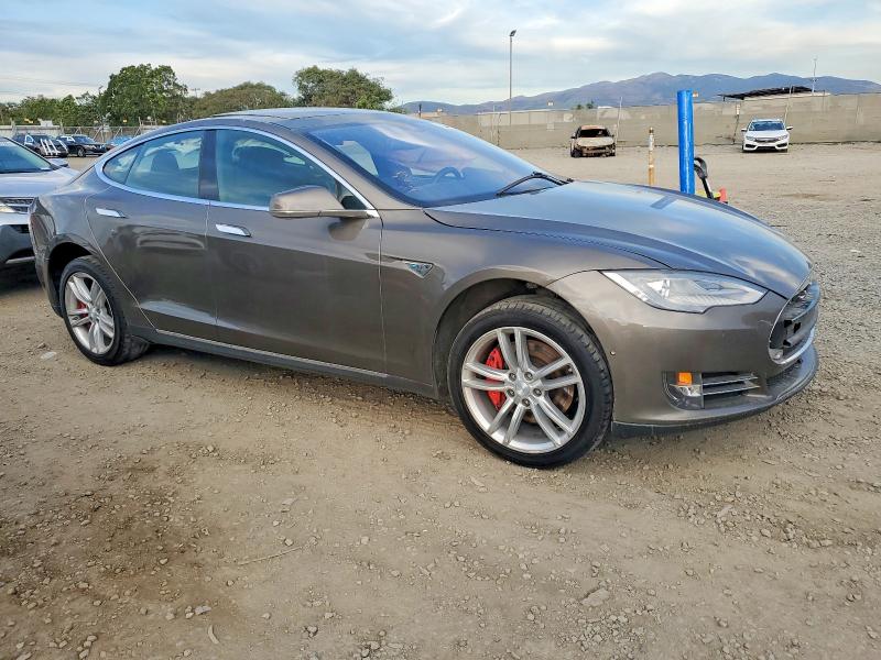 Photo 4 from auction – 2015 TESLA MODEL S with VIN 5YJSA1E41FF112713