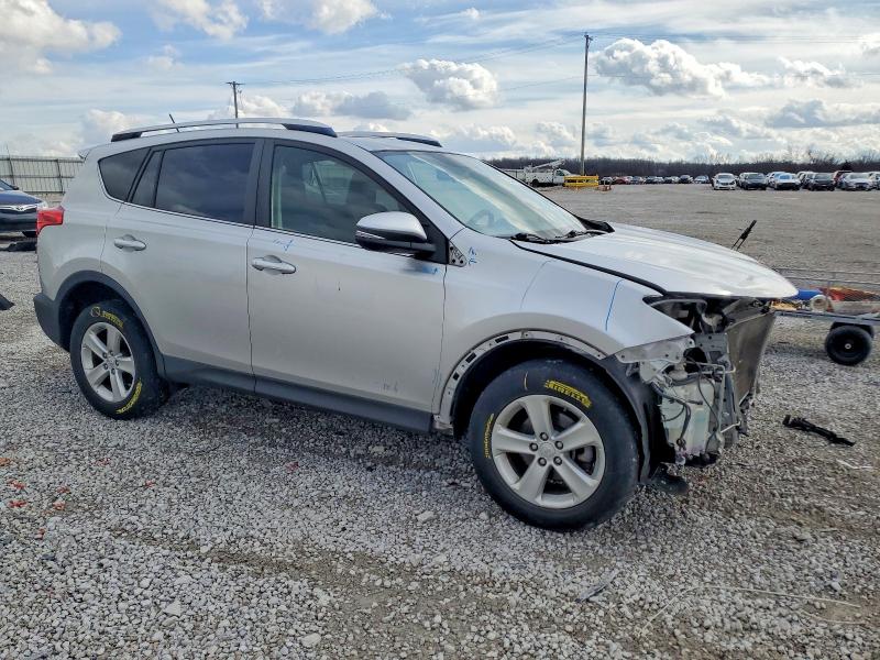 Photo 4 from auction – 2014 TOYOTA RAV4 XLE with VIN JTMRFREV7EJ008743