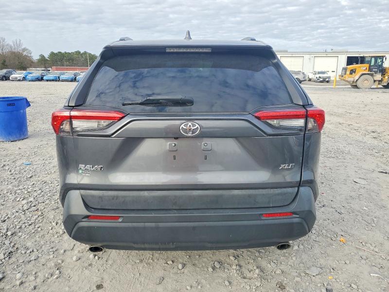 Photo 6 from auction – 2021 TOYOTA RAV4 XLE with VIN 2T3W1RFVXMC151574