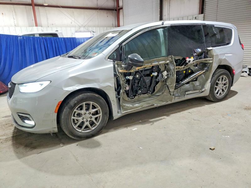 CHRYSLER PACIFICA S 2026 with VIN 2C4RC1BG9TR177512 - Photo from auction