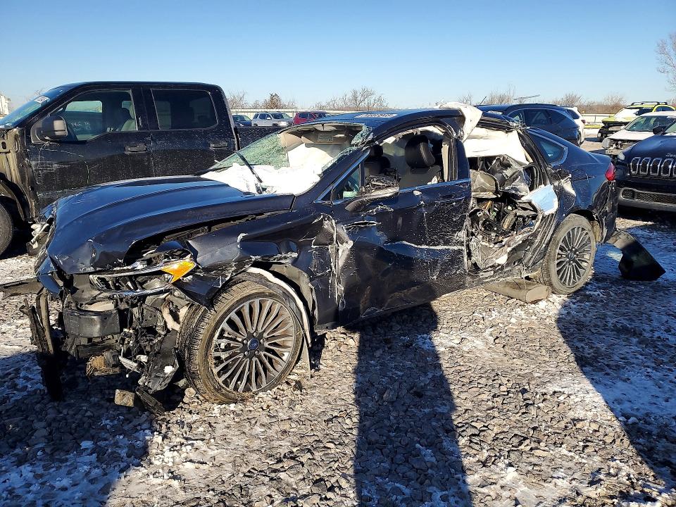 FORD FUSION SE 2018 with VIN 3FA6P0HD3JR240602 - Photo from auction