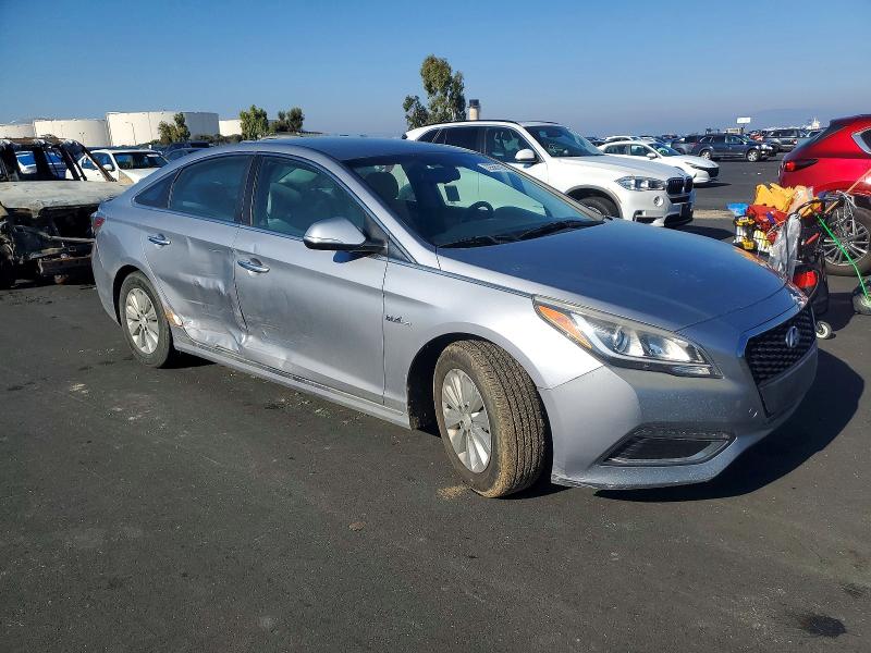 Photo 4 from auction – 2016 HYUNDAI SONATA HYB with VIN KMHE24L15GA012026