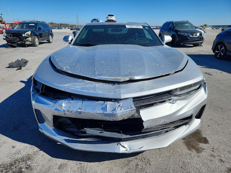 Photo 5 from auction – 2018 CHEVROLET CAMARO with VIN 1G1FB1RX3J0147417