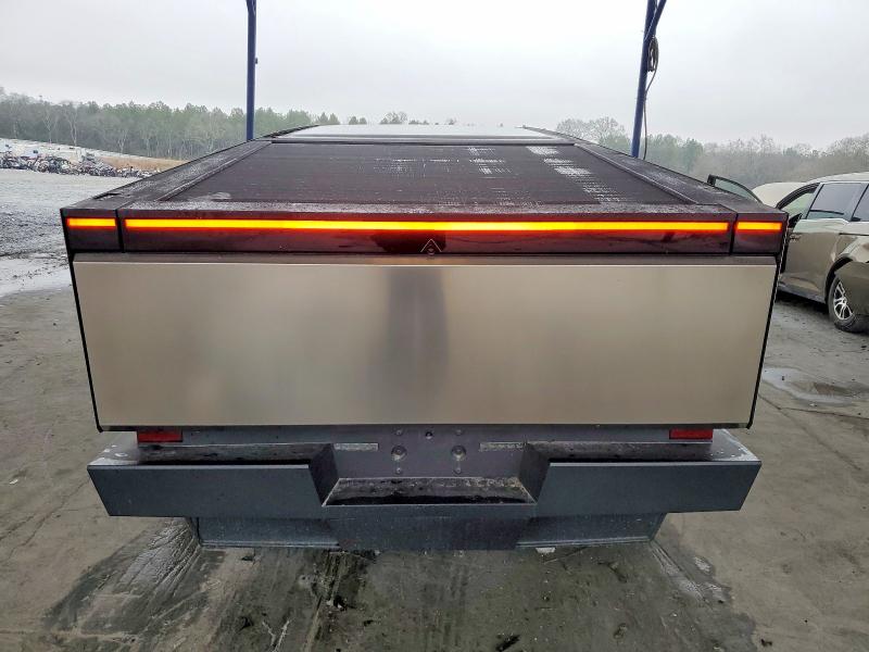 Photo 6 from auction – 2024 TESLA CYBERTRUCK with VIN 7G2CEHED1RA026043