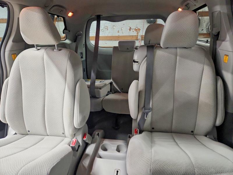 Photo 10 from auction – 2012 TOYOTA SIENNA LE with VIN 5TDKK3DC7CS277156