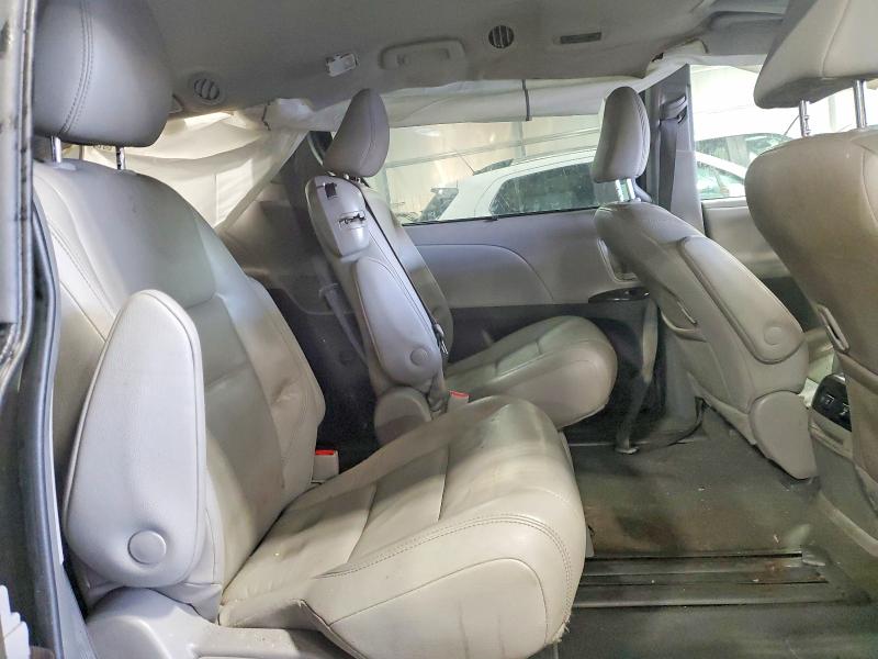 Photo 11 from auction – 2019 TOYOTA SIENNA XLE with VIN 5TDYZ3DC0KS020778