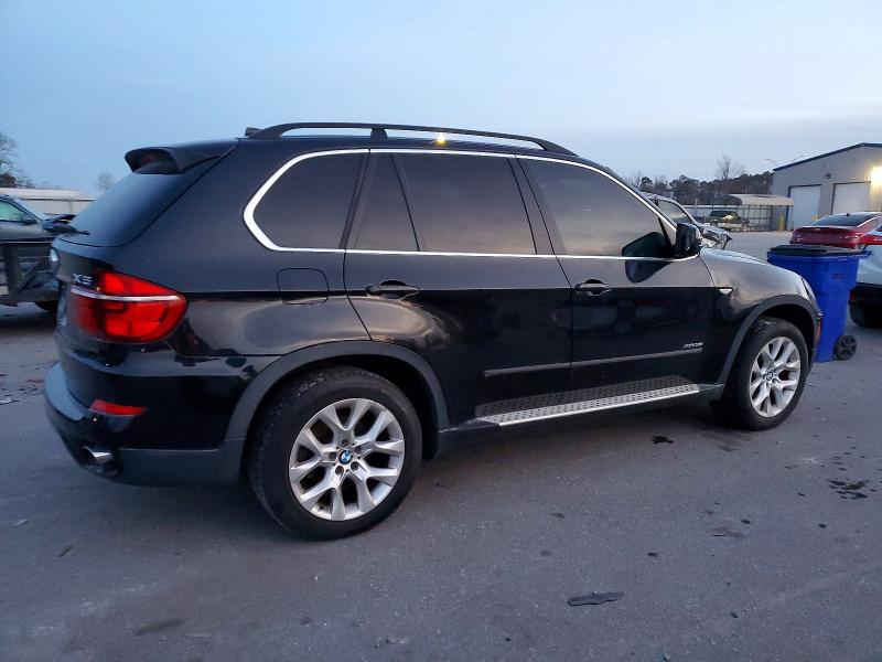 Photo 3 from auction – 2013 BMW X5 XDRIVE3 with VIN 5UXZV4C54D0G53235