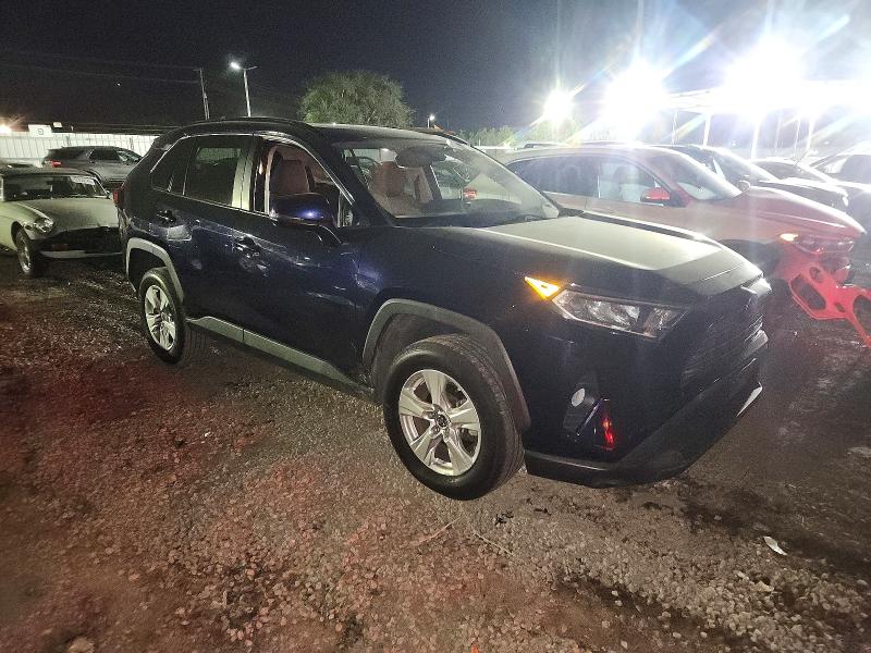 Photo 4 from auction – 2019 TOYOTA RAV4 XLE with VIN JTMW1RFV6KD015998