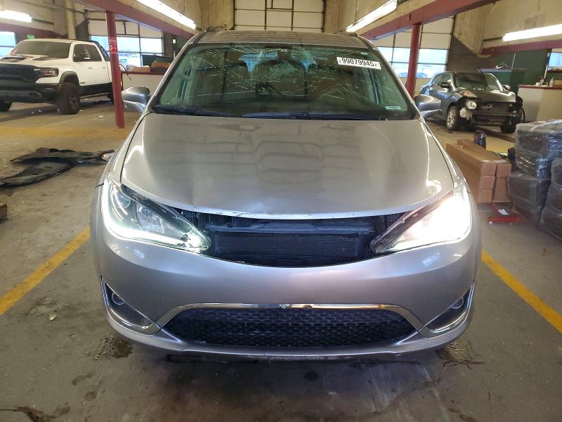 Photo 5 from auction – 2017 CHRYSLER PACIFICA with VIN 2C4RC1BG2HR613057