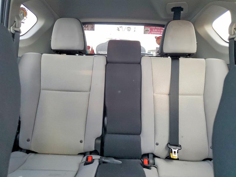 Photo 10 from auction – 2017 TOYOTA RAV4 XLE with VIN 2T3RFREV8HW564789