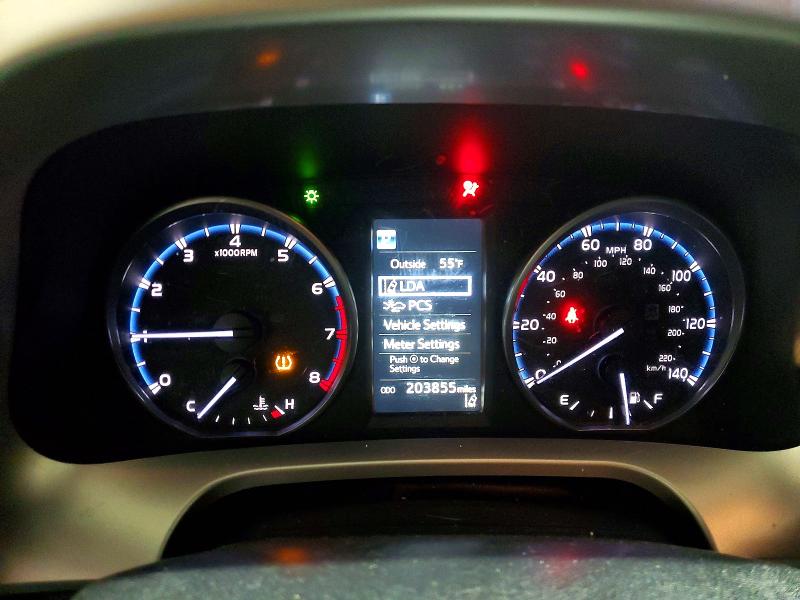 Photo 9 from auction – 2017 TOYOTA RAV4 XLE with VIN JTMWFREV3HJ132273