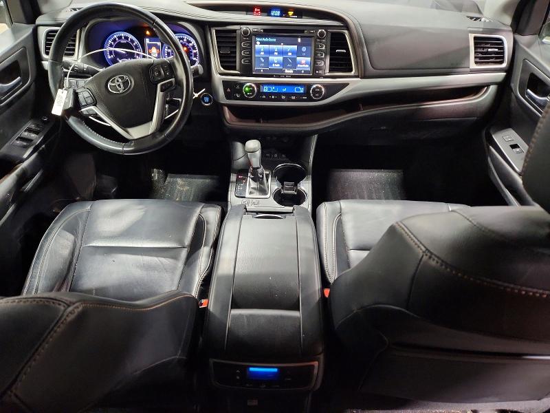 Photo 8 from auction – 2018 TOYOTA HIGHLANDER with VIN 5TDJZRFH8JS551528