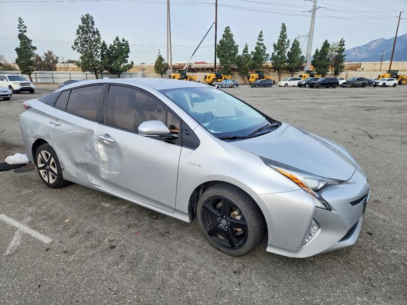 Photo 4 from auction – 2016 TOYOTA PRIUS with VIN JTDKARFU6G3009797